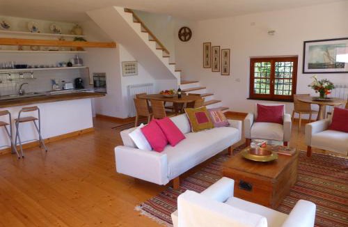 Chiavari House | Olive Press Lodge