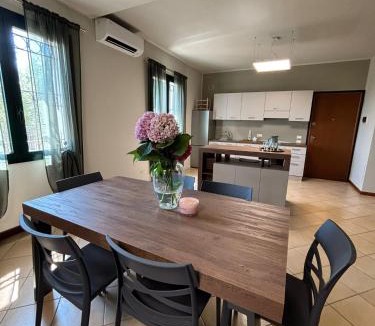 Monte House | Padenghe Olive House - Ground-Floor Lake View Amid Olives