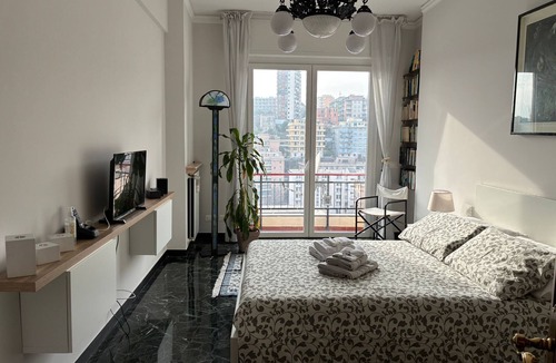 San Teodoro Apartment | Panoramic apartment near train station and old port