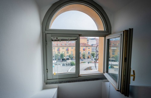 Langhe and Roero Apartment | Piazza michele ferrero - sulla piazza centrale