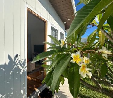 Greenhills Beach Villa | Plumeria Cottage Haven by the Beach 25mins from Sydney CBD