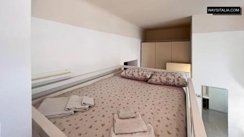 Guastalla Apartment | Porta Romana District Studio 2