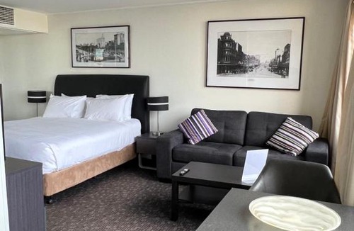 Darlinghurst Apartment | Prestige Hyde Park Studio Apartment