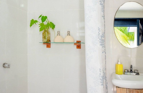 Bacalar Resort | Private twin room, shared bathroom, parking, and beach club