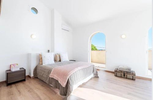 Saint-Jacques Villa | Private Villa with Pool for 10 Guests in Cannes-Mougins