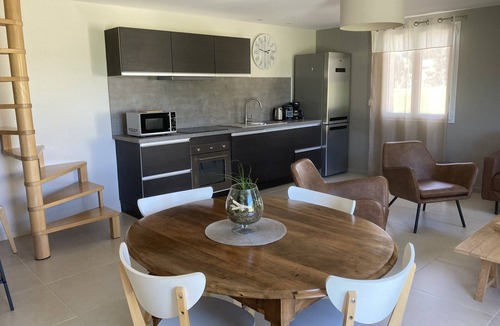 Montfavet House | QUIET AIR-CONDITIONED GITE WITH 2 BEDROOMS AND THEIR PRIVATE BATHROOM