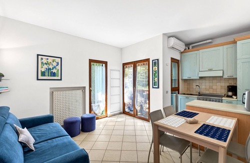Cisano Apartment | Regarda -Blue View 1 apartment with lake view, 1 bedroom, pool