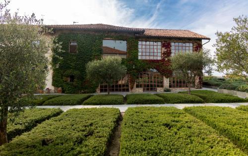 Dogliani Hotel | Relais dei Poderi Einaudi