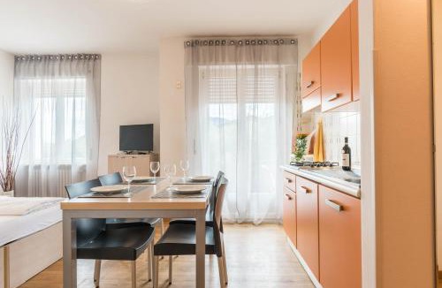 Malcesine Apartment | Residence La Pergola monolocale due