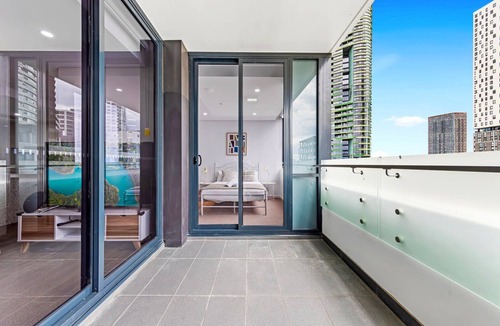 Sydney Olympic Park Apartment | Resort facilities on-site 4 bedroom Apartment Olympic Park