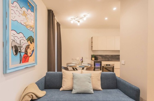 Como Apartment | Rezia Apartments - Three Bedroom Apartment, Sleeps 12