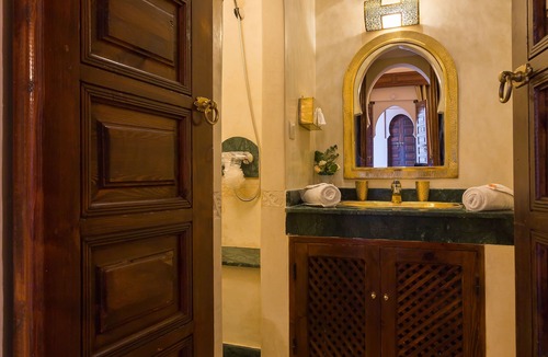 Bab Taghzout House | Riad Amina