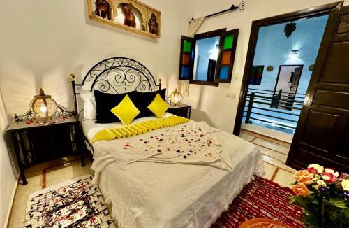 Bab Taghzout House | Riad Iklil Hce