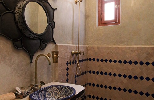 Kbour Chou House | Riad Makene Mouchkill
