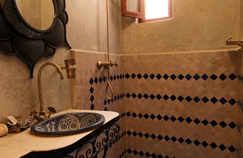 Kbour Chou House | Riad Makene Mouchkill