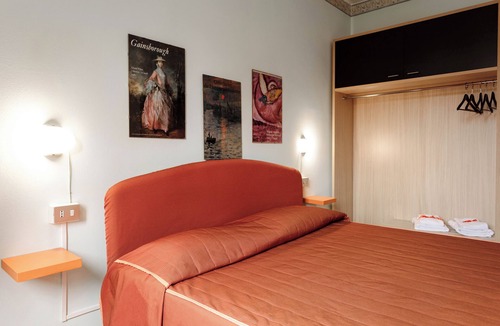 Tradate Hotel | RISTORANTE TRADATE CON ALLOGGIO SNC