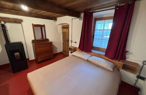 Pontboset Apartment | Riverside Rooms Emma For young and wild spirits