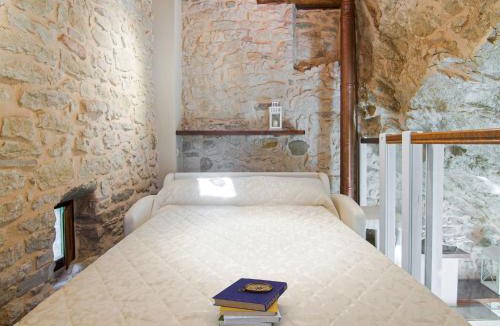 Petrella Guidi House | Romantic Medieval Escape
