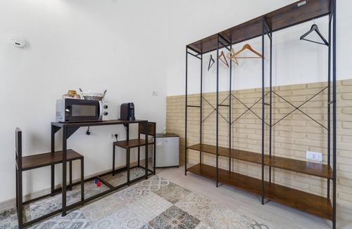 Assemini Apartment | Room 6 – Double Room with Garden View