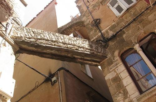 Aglientu Apartment | Room 'Angelo' with Shared Pool, Private Terrace and Air Conditioning