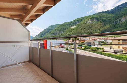 Mori Apartment | Room 'Camera Matrimoniale 202' with Mountain View, Wi-Fi and Air Conditioning