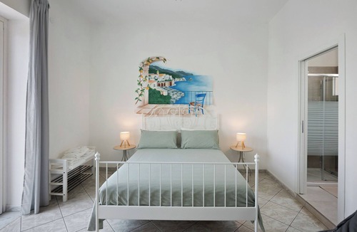 Pagani Bed & Breakfast | Room 'Camera Tripla Costiera' with Shared Terrace, Wi-Fi and Air Conditioning