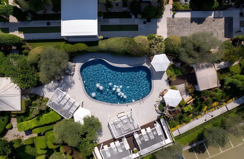Sommacampagna Apartment | Room 'Casino Di Caccia 2' with Shared Pool, Wi-Fi and Air Conditioning