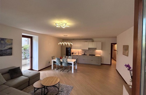 Valmadrera Apartment | Rosa dei Venti - Como Lake House