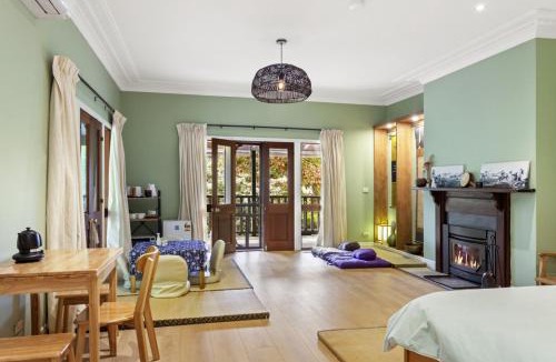Wentworth Falls Apartment | Sakura Calm Cozy and Close to Nature