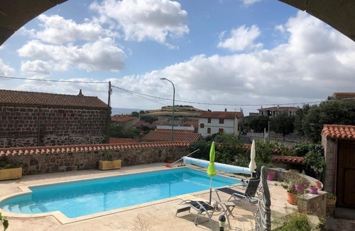 Ruinas Bed & Breakfast | Sard Paradise