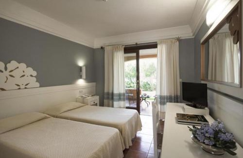 Pula Apartment | Sardinian-style Resort 2 Bedroom Apartments Sleeps 7