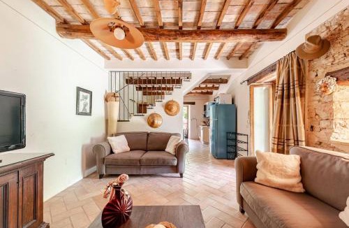 Scheggino Villa | Scheggino - Casale con piscina e splendida vista
