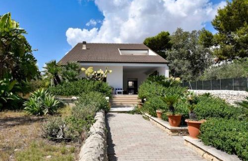 Marina di Modica Villa | Seafront Villa "Mare in casa"