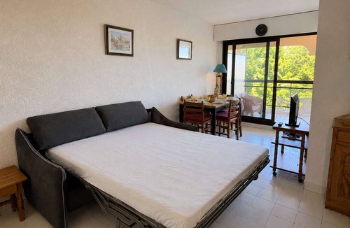 Frejus Plage Apartment | Seaside studio cabin, 4 pers, terrace, quiet residence