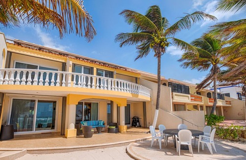 Akumal Villa | Serene and cozy beachfront villa on a white sandy beach, AC and WiFi!