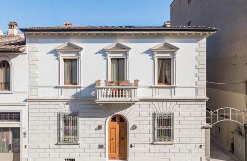 Santa Maria Novella Apartment | Sergio - Stylish Apartment with Private Patio