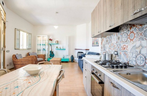 Scoglitti Villa | Simplistic Villa in Scoglitti near Sea Beach