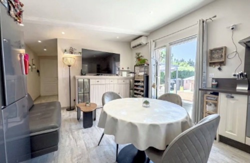 Caumont-sur-Durance House | Single-storey house with swimming pool.