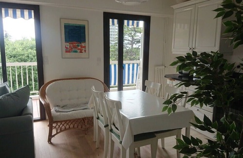 Cannes La Bocca Apartment | Spacious 70 m² flat with Balcony and sea view!