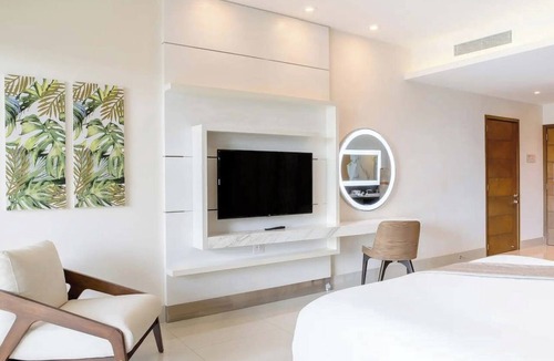 Puerto Juarez Resort | Spacious Two-Bedroom Pool View Suite in Cancún – Perfect for Families