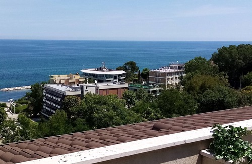 Gabicce Mare Apartment | SPLENDID SEA VIEW 10 minutes walk from the beach -immersed in greenery