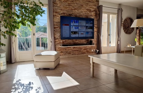 Plaine de la Brague Villa | Splendid villa Antibes swimming pool, garden, classified 4*, spacious, very good reception.