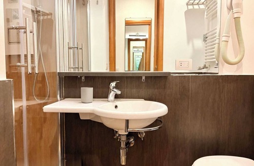 Universita House | Standard Double - InternoUno - Via Campaldino