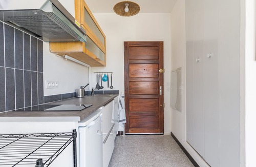Charleval Apartment | Studio Apartment "1 - Au Coeur du Village"
