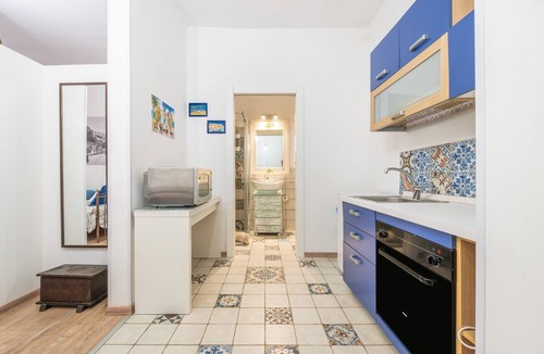 Cagliari House | Studio Apartment 'Alla Marina Monolocale Deluxe' with Balcony, Wi-Fi and Air Conditioning