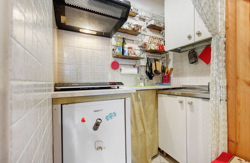 Quincod Apartment | Studio Apartment 'Il Nido Di Quincod' with Mountain View