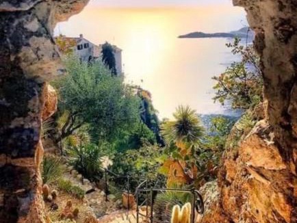 Eze House | STUDIO pied village EZE - dans VILLA - Parking Gratuit