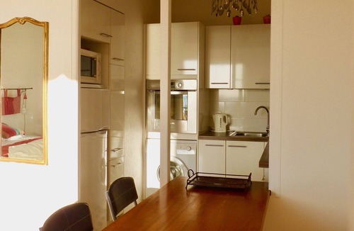 Menton Apartment | Studio sea view, wifi, spacious + balcony, near beach and shops