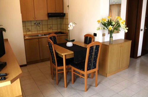Lazise Apartment | Studio with pool for 6 people