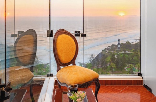 Miraflores Apartment | Stunning Panoramic Ocean Views in Miraflores | Near Larcomar